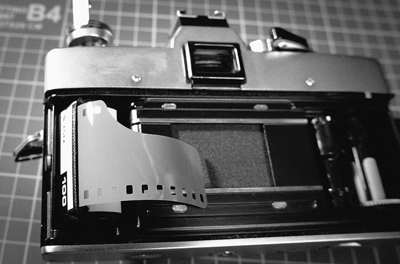 取説バッグ付一眼レフフィルムカメラ Nikon F80 フィルム一眼レフの使い方 | Totte Me Camera